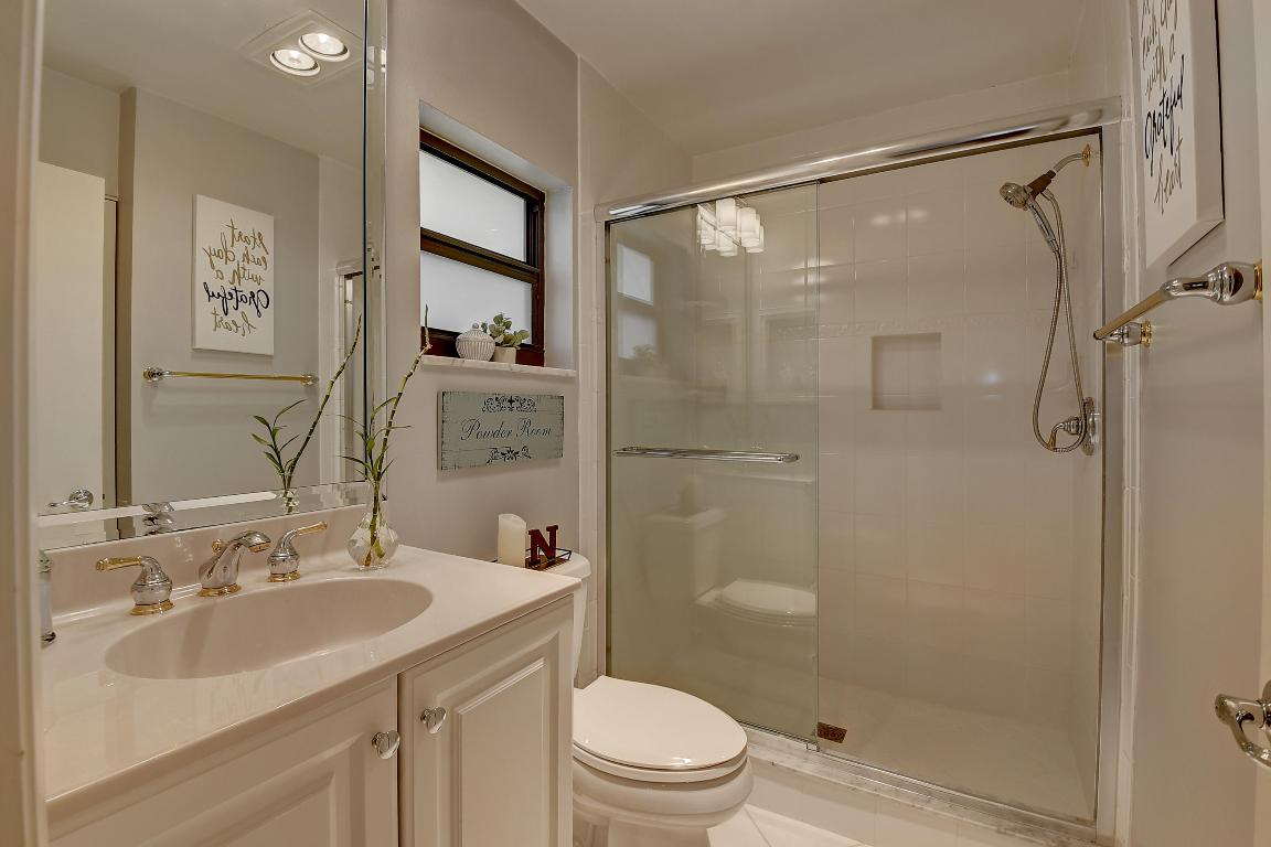 PALM GREENS AT VILLA DEL RAY CONDO - Residential