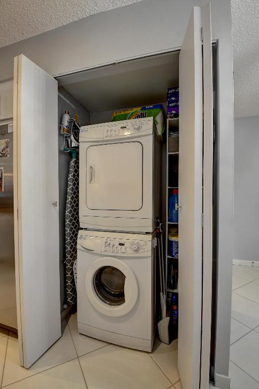 PALM GREENS AT VILLA DEL RAY CONDO - Residential