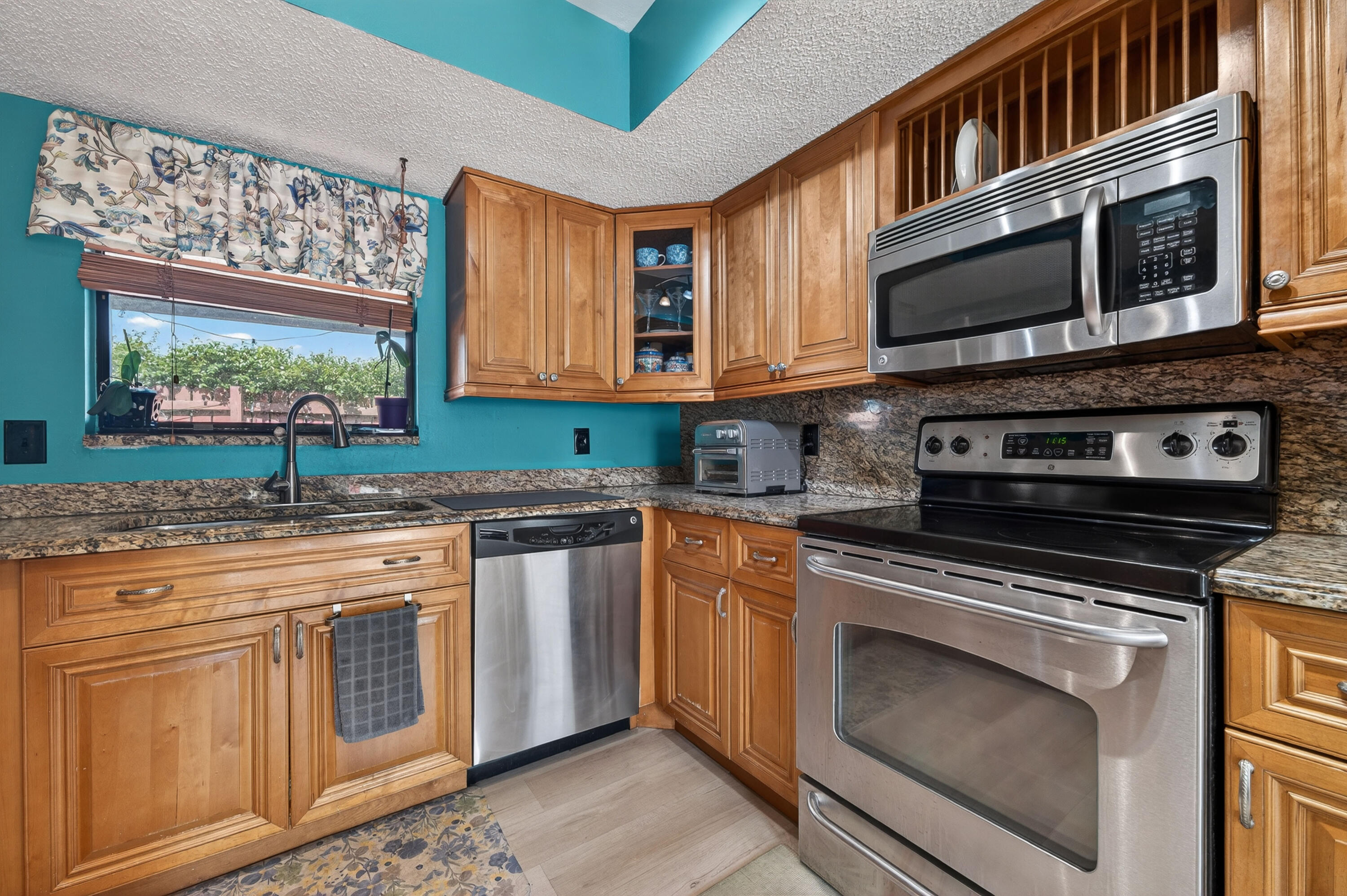 JUPITER VILLAGE TOWNHOMES CONDO - Residential