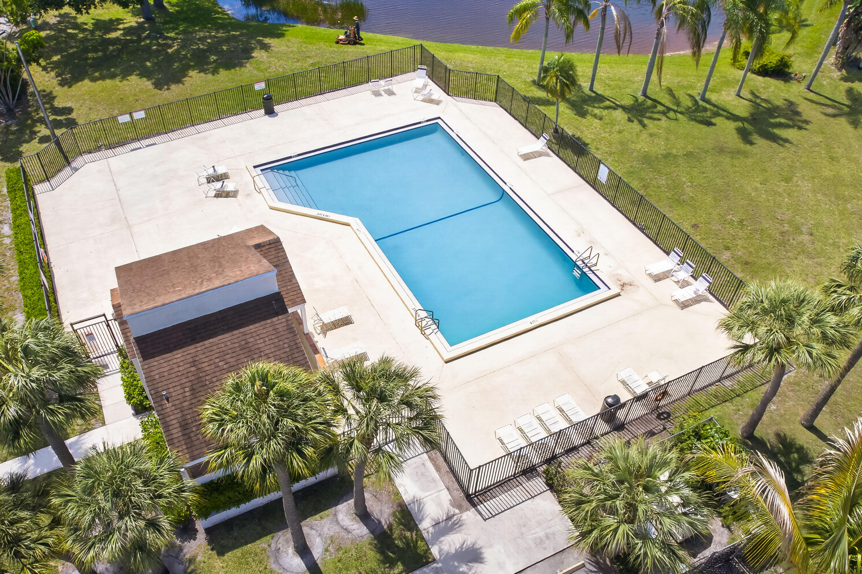 JUPITER VILLAGE TOWNHOMES CONDO - Residential