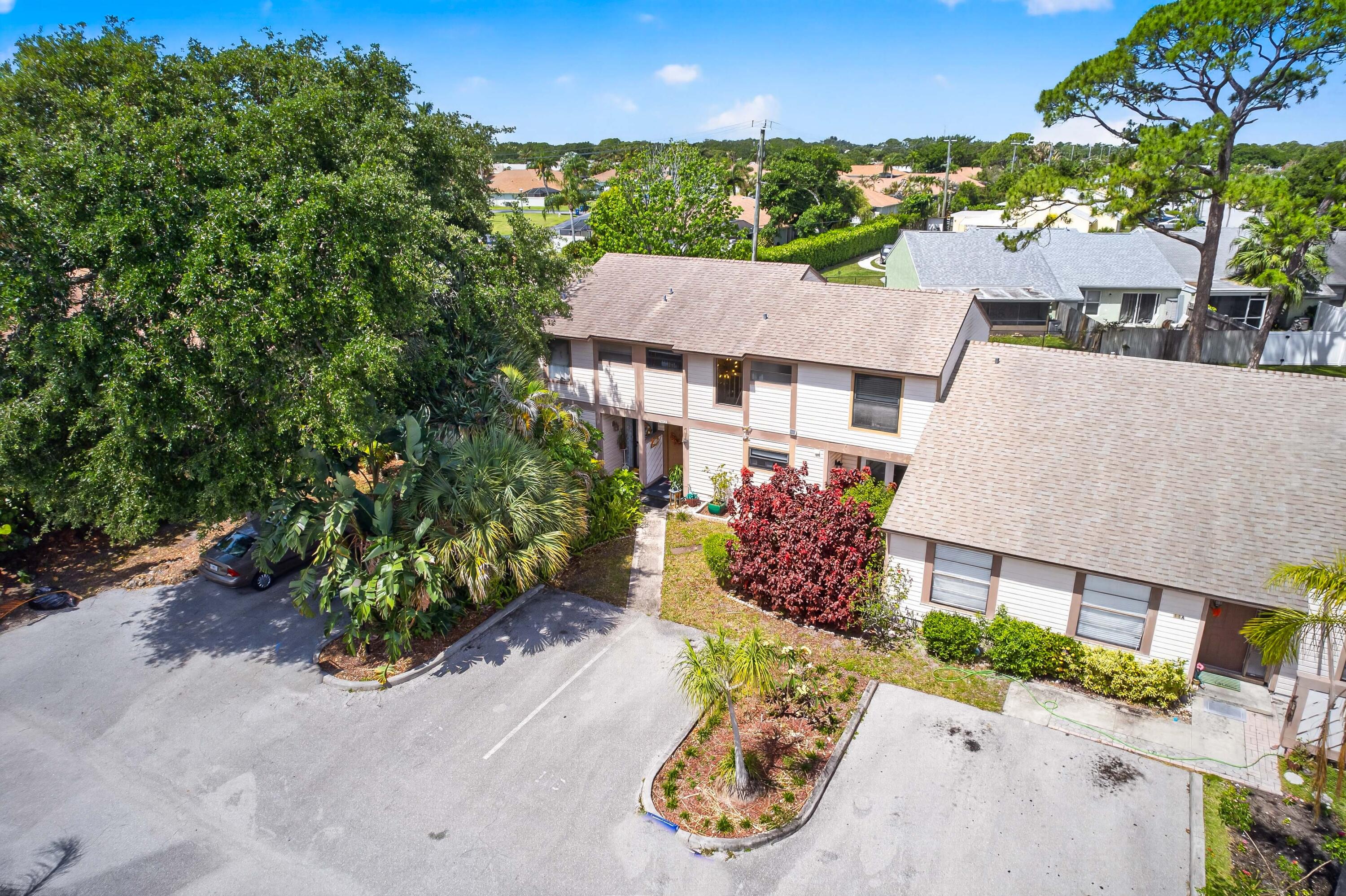 JUPITER VILLAGE TOWNHOMES CONDO - Residential