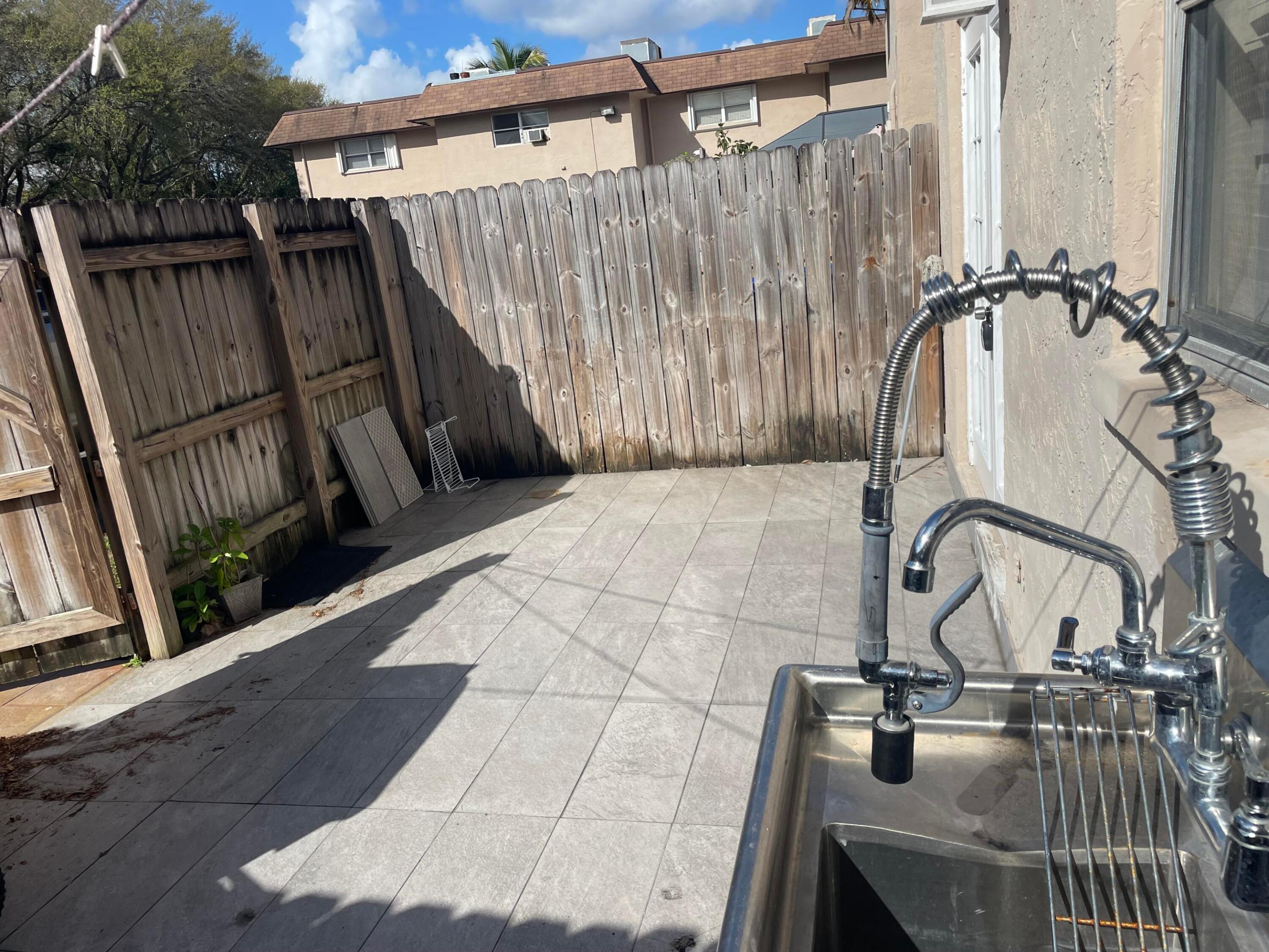 TAM OSHANTER GARDENS FAMILY - Residential Lease