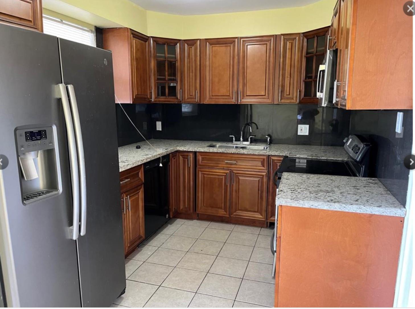 Everglades Park 31-22 B - Residential Lease