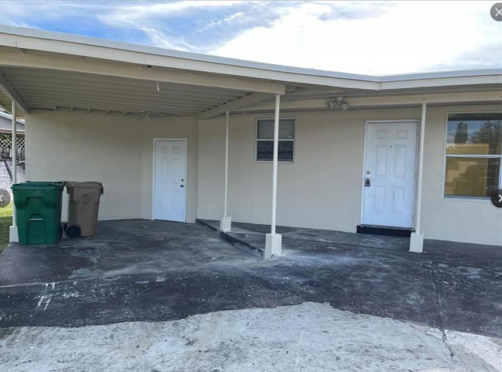 Photo of 6240 SW 39th Court, Davie, FL 33314 (MLS # F10538867)