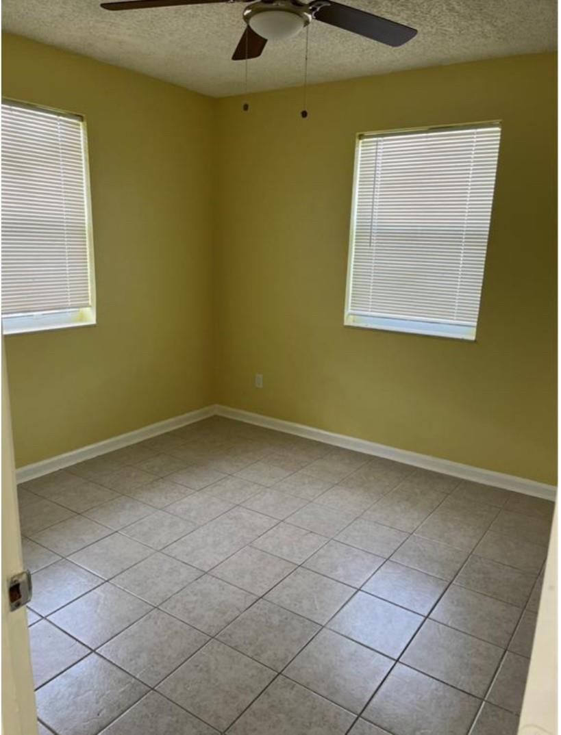 Everglades Park 31-22 B - Residential Lease