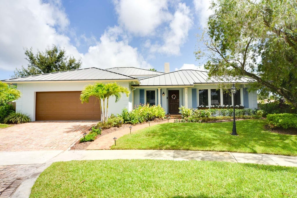 Photo of 110 SW 11th Avenue, Boca Raton, FL 33486 (MLS # B26029045)
