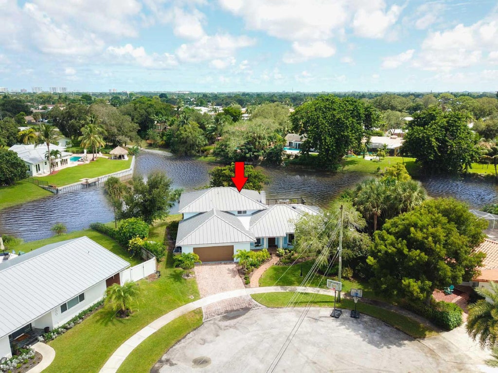 Photo of 110 SW 11th Avenue, Boca Raton, FL 33486 (MLS # B26029045)