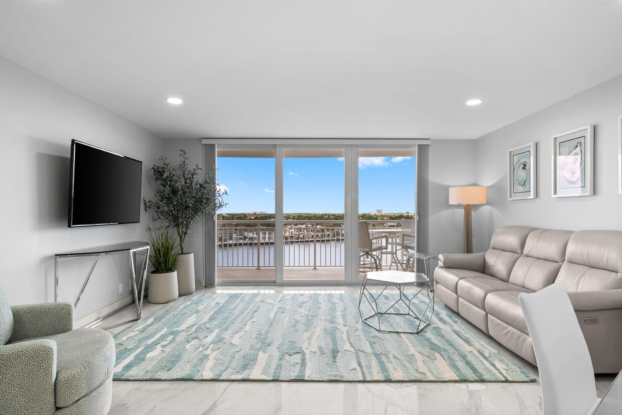 511 Bayshore Drive 910