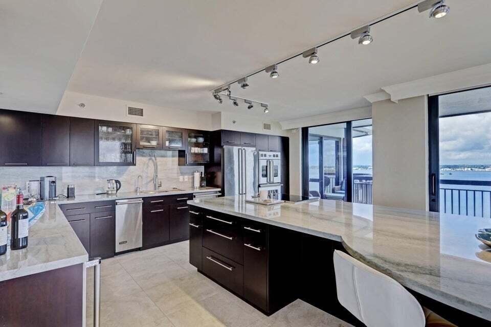 EASTPOINTE CONDO - Residential Lease