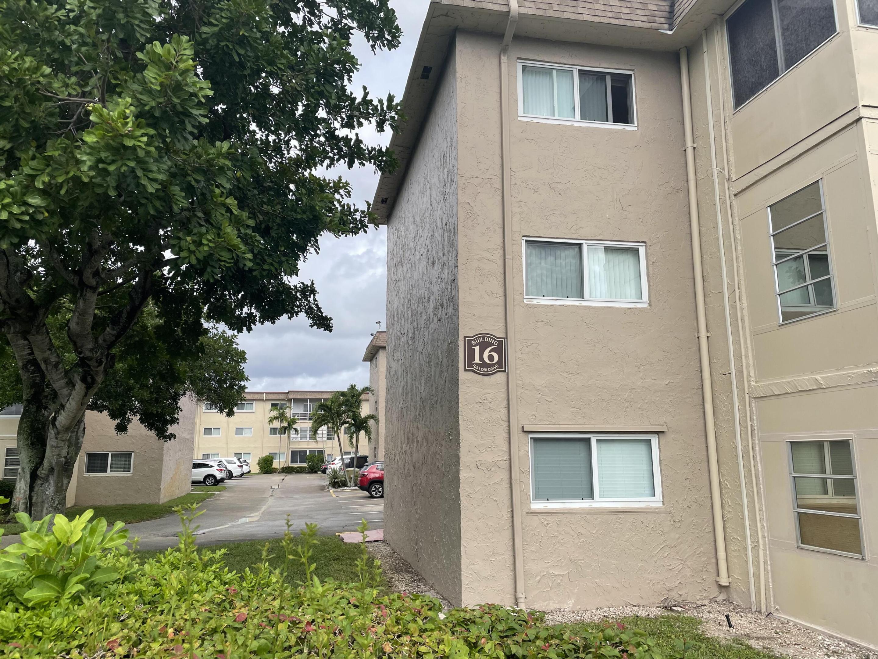 Lakeside Village - Residential Lease