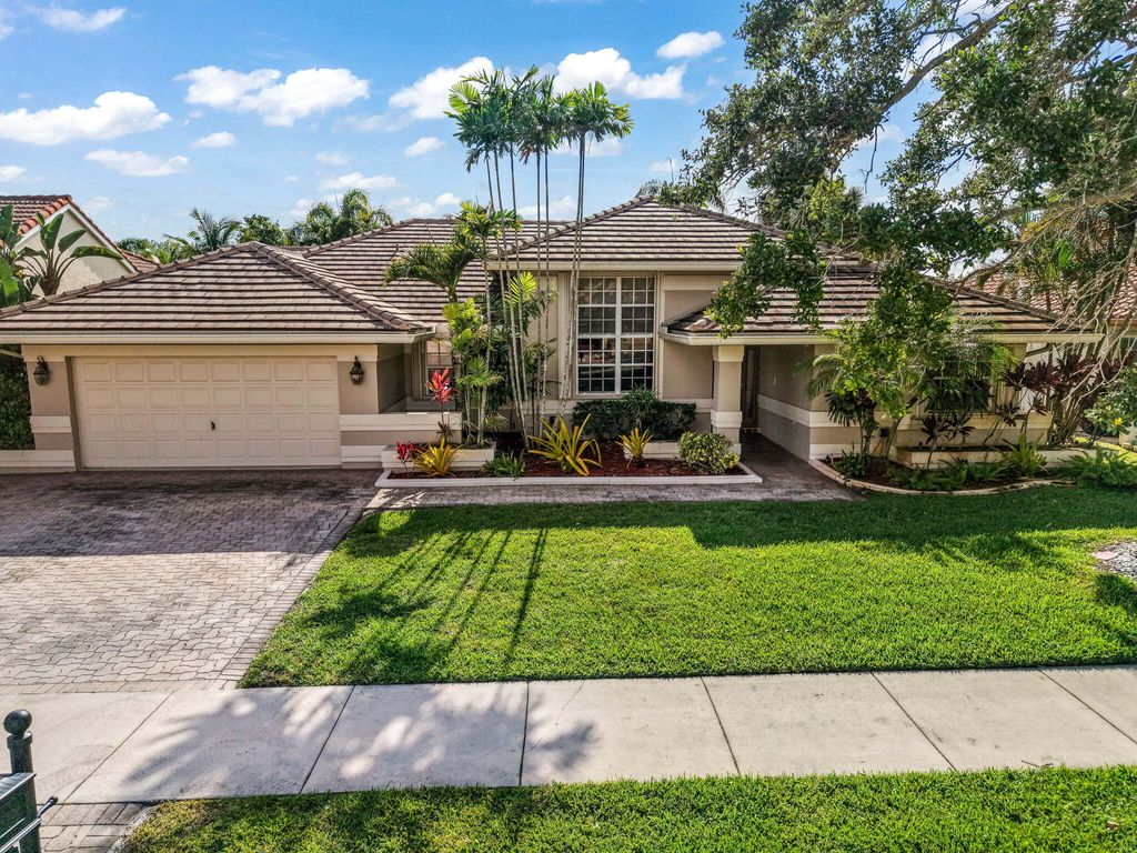 Photo of 3171 Overlook Road, Davie, FL 33328 (MLS # B26031765)