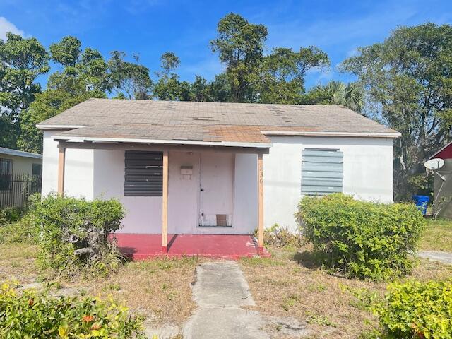 Another great opportunity for an experience investor.The property needs renovations.