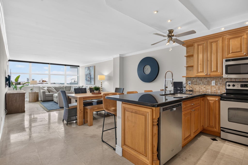 Photo of 800 SE 20TH Avenue #811, Deerfield Beach, FL 33441 (MLS # B26074631)