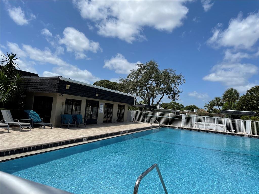 Woodlands Sec Five 67-43 - Residential