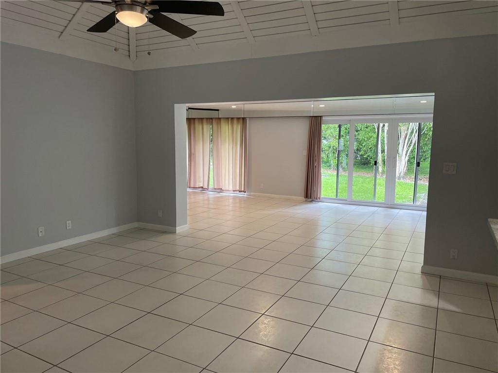 Woodlands Sec Five 67-43 - Residential