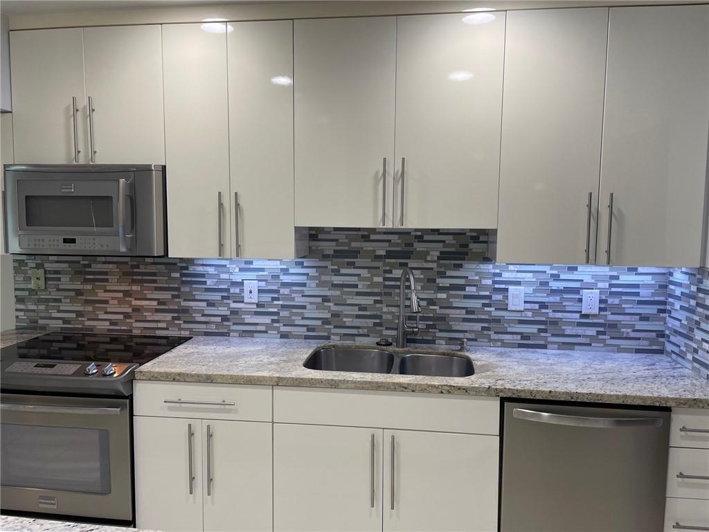 Woodlands Sec Five 67-43 - Residential