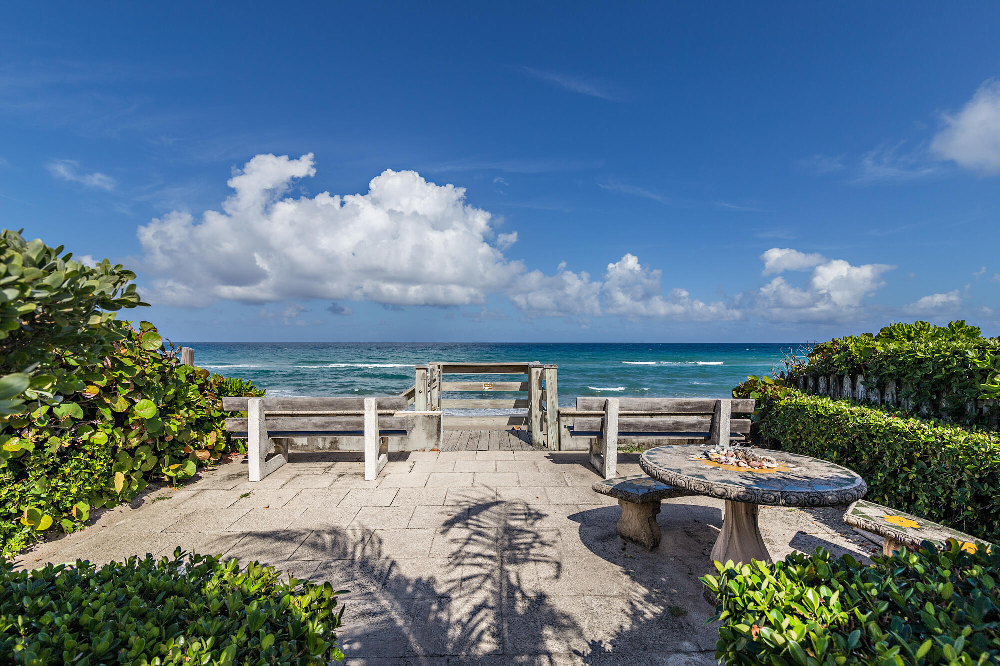 EL ENCANTO IN - Residential