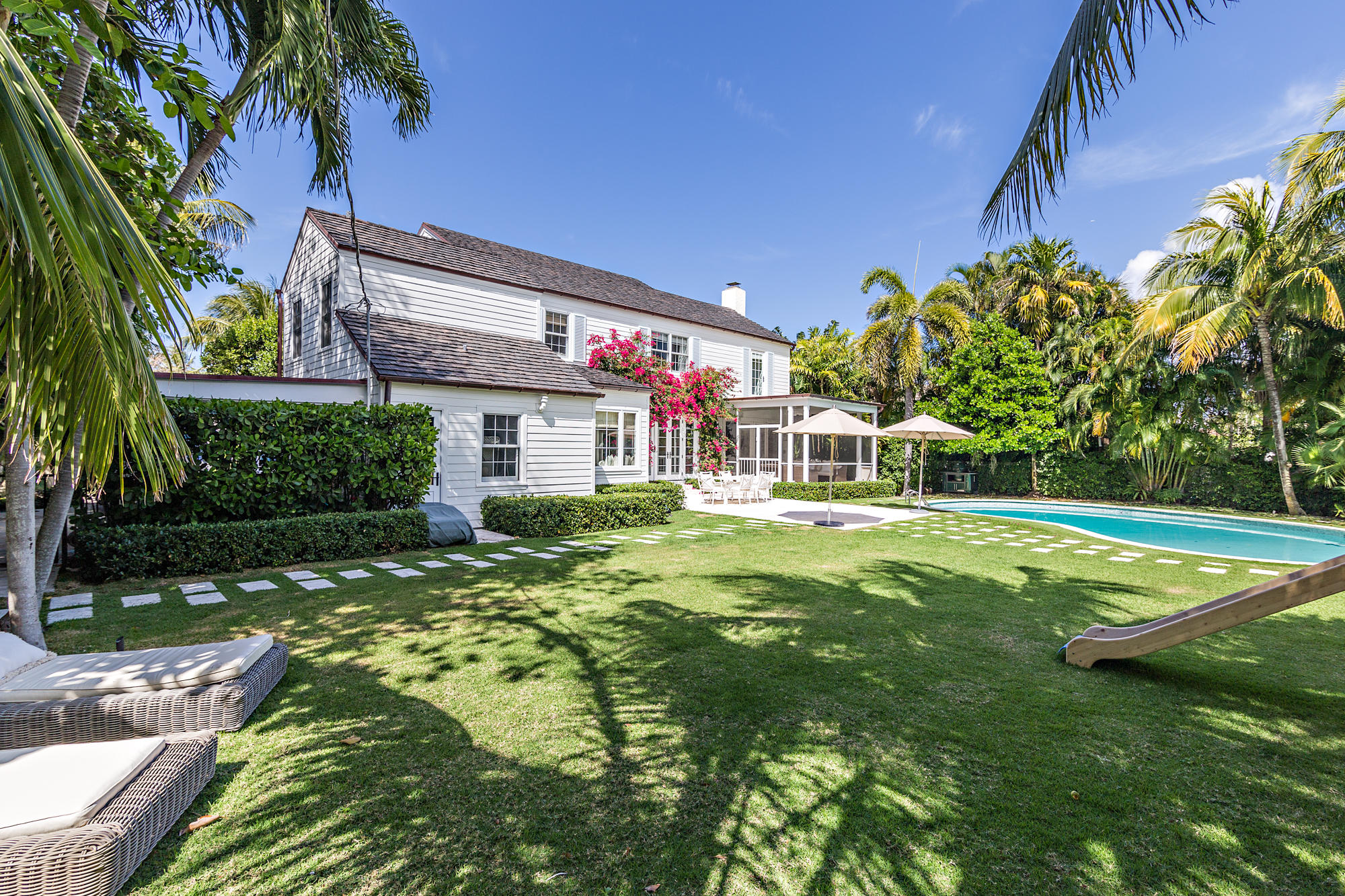 EL ENCANTO IN - Residential