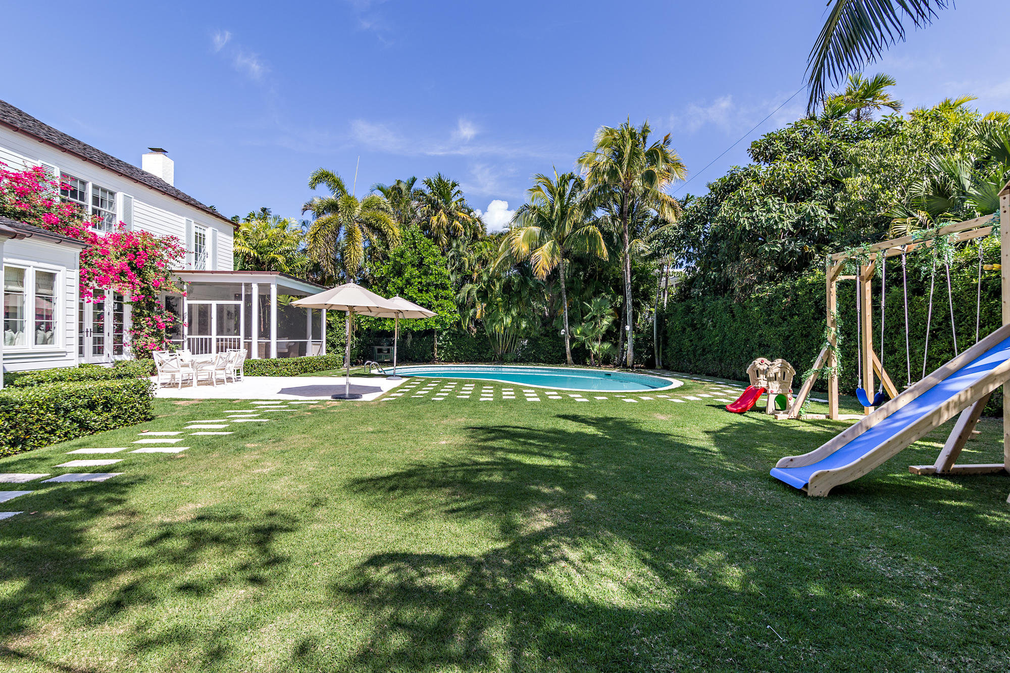 EL ENCANTO IN - Residential