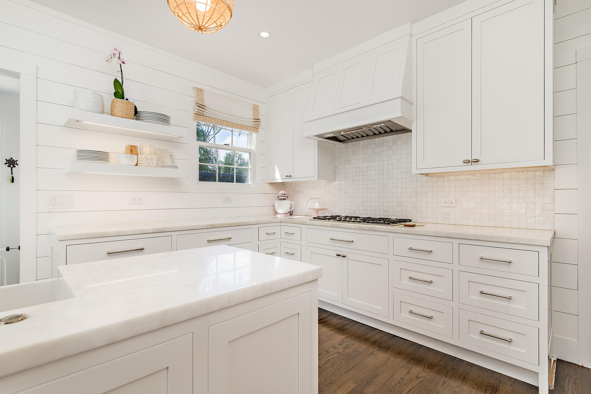 EL ENCANTO IN - Residential