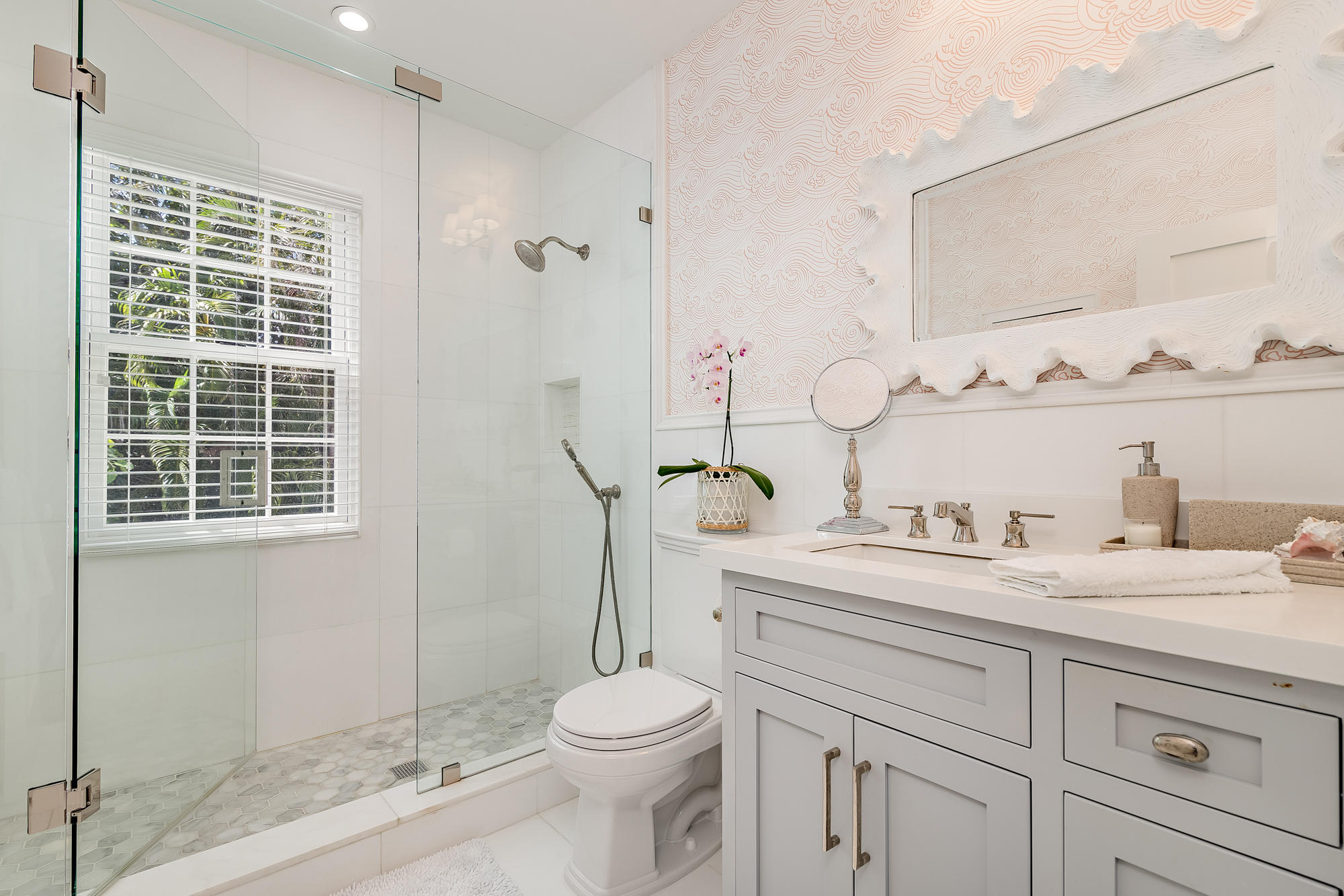 EL ENCANTO IN - Residential