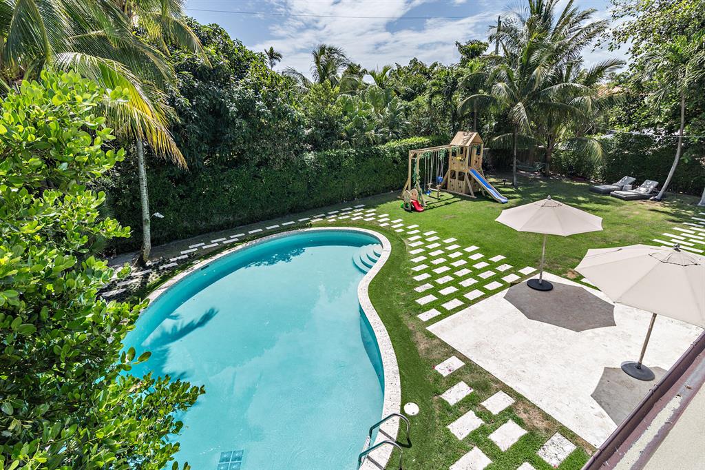 EL ENCANTO IN - Residential