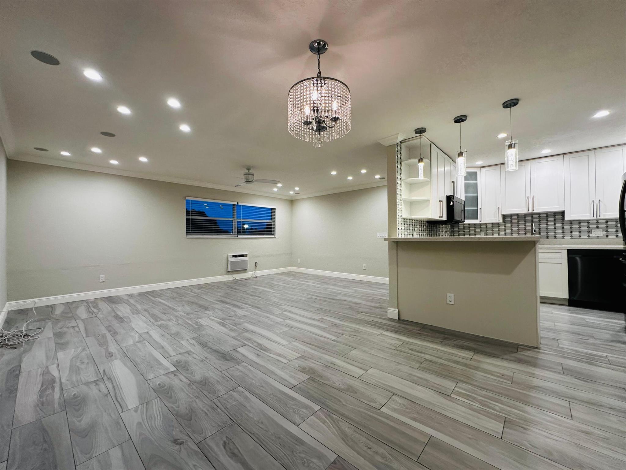 LAKE VIEW CONDO APTS - Residential Lease