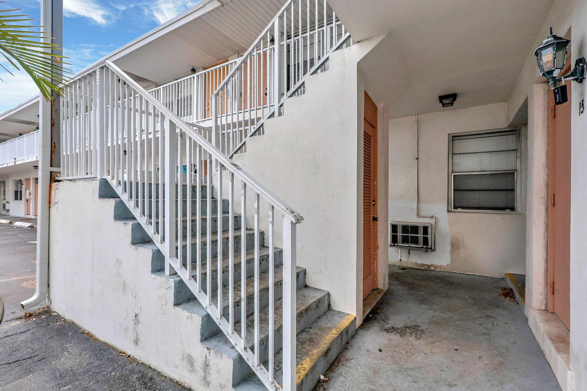 LAKE VIEW CONDO APTS - Residential Lease