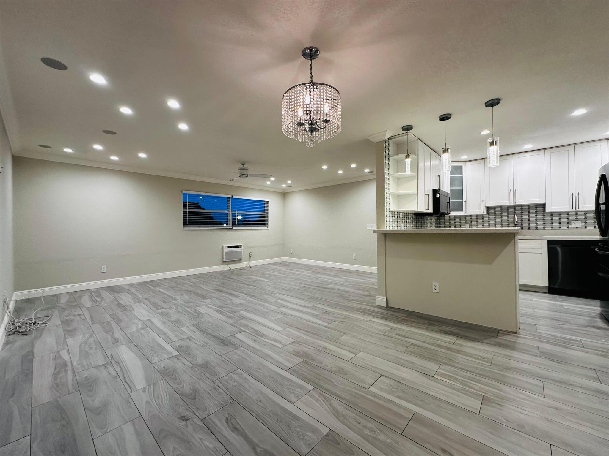 LAKE VIEW CONDO APTS - Residential Lease