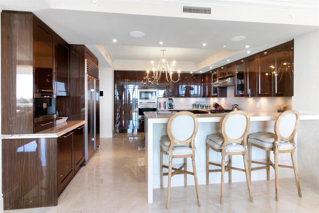 Ritz Carlton Residences - Residential