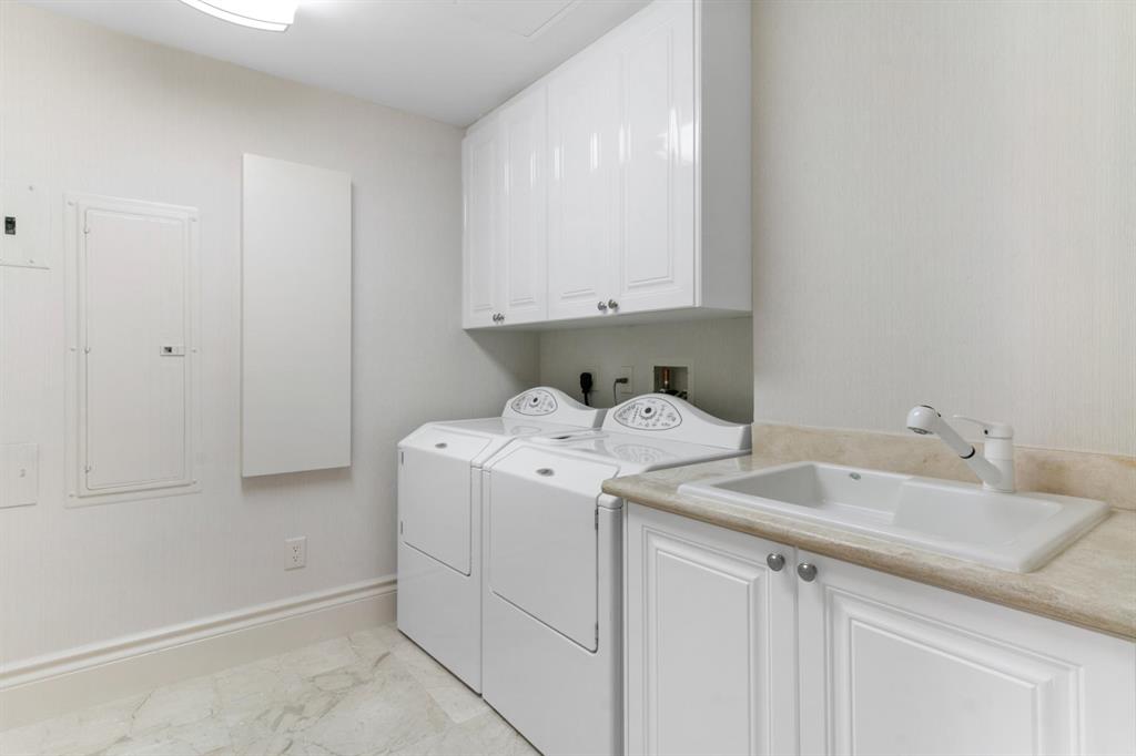 Ritz Carlton Residences - Residential