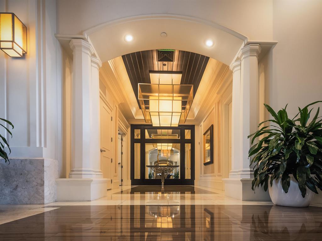 Ritz Carlton Residences - Residential