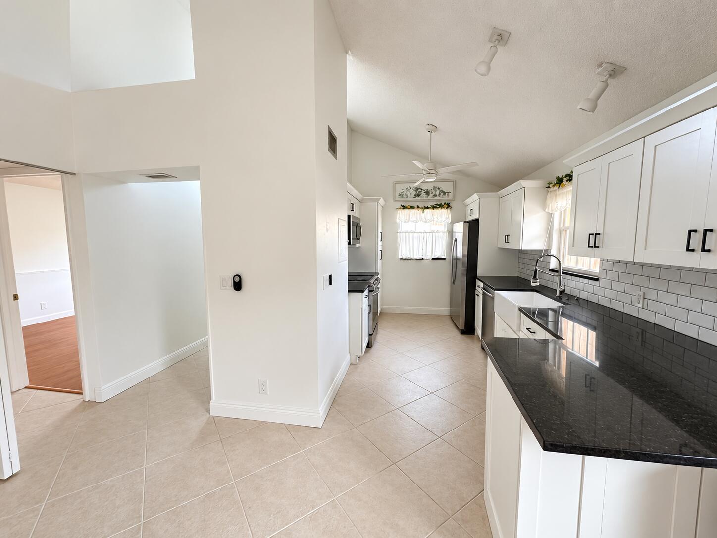 291 MAPLECREST Circle