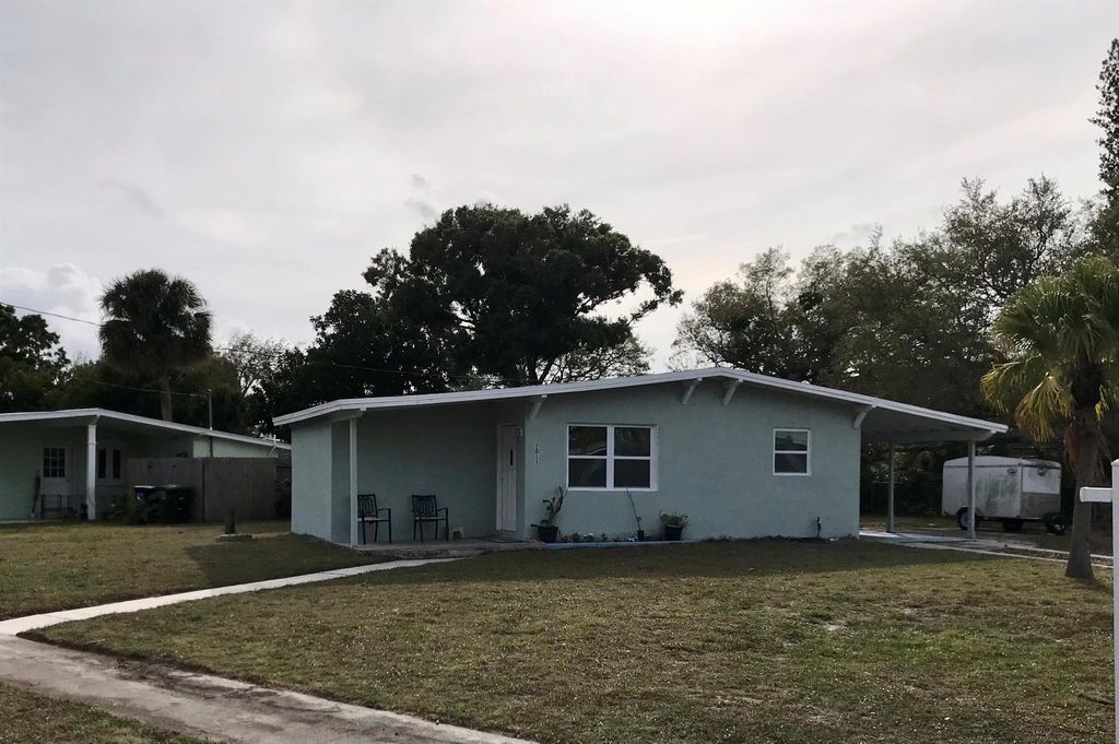 Photo of 2011 Golfview Court, Fort Pierce, FL 34950 (MLS # R10964844)