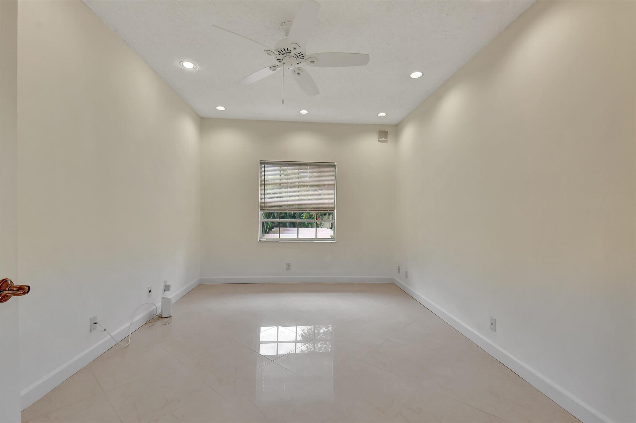 SOUTHWINDS AT BOCA POINTE CONDO - Residential
