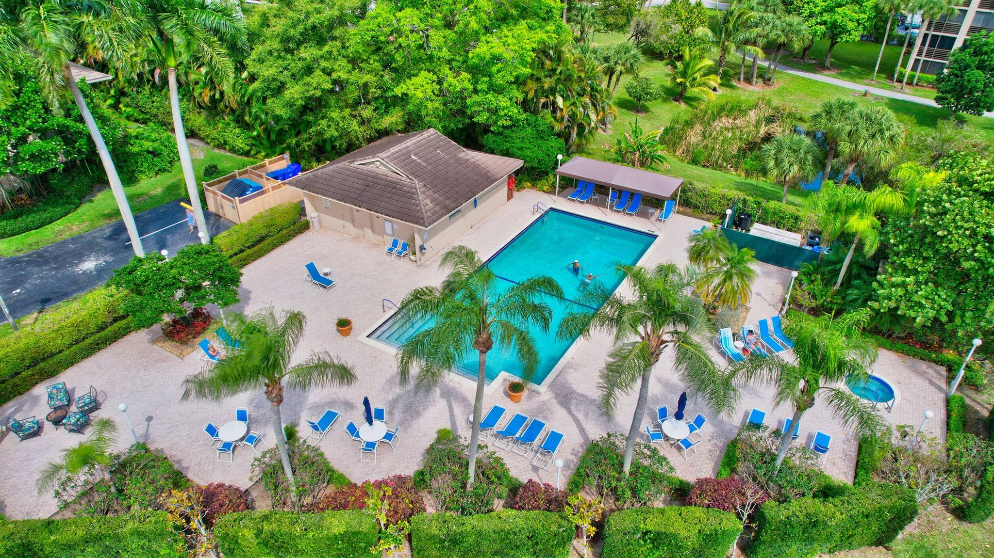 SOUTHWINDS AT BOCA POINTE CONDO - Residential