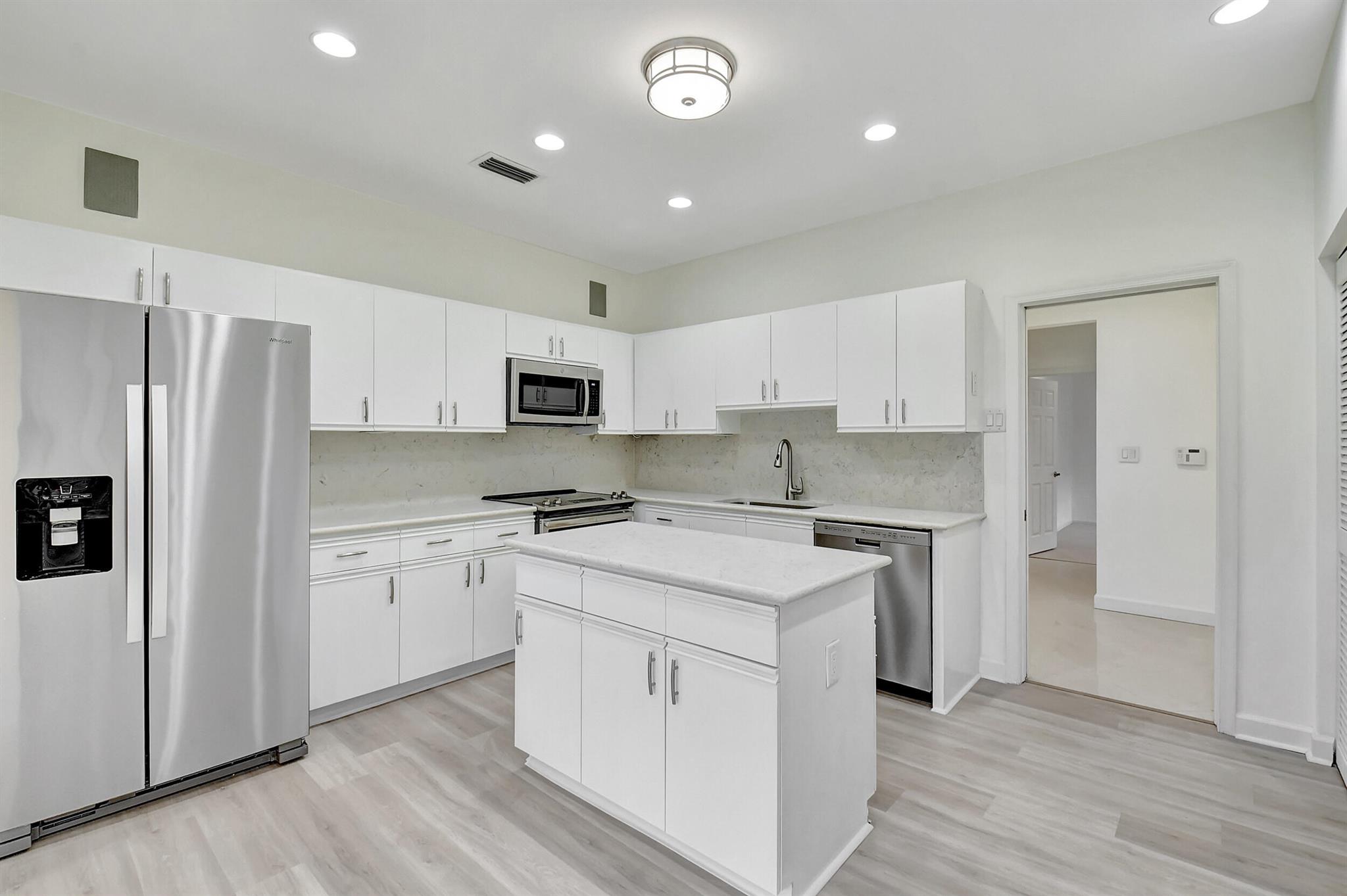 SOUTHWINDS AT BOCA POINTE CONDO - Residential