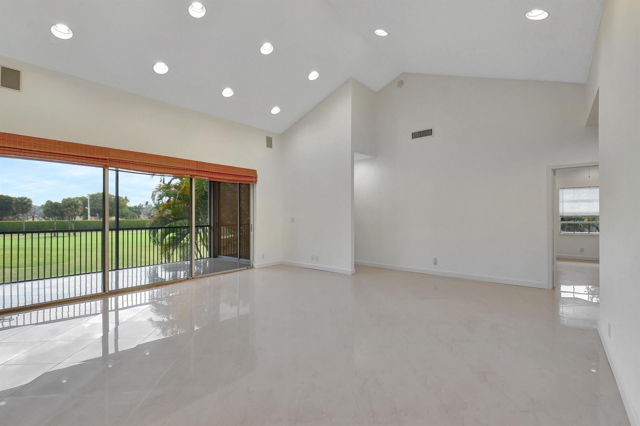 SOUTHWINDS AT BOCA POINTE CONDO - Residential