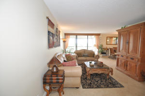 LAKEWOOD MIDRISE CONDO - Residential Lease