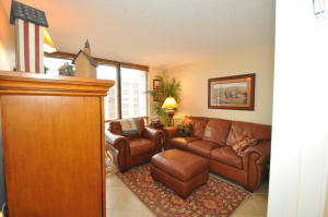 LAKEWOOD MIDRISE CONDO - Residential Lease