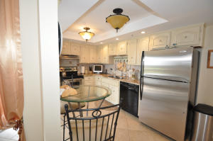 LAKEWOOD MIDRISE CONDO - Residential Lease