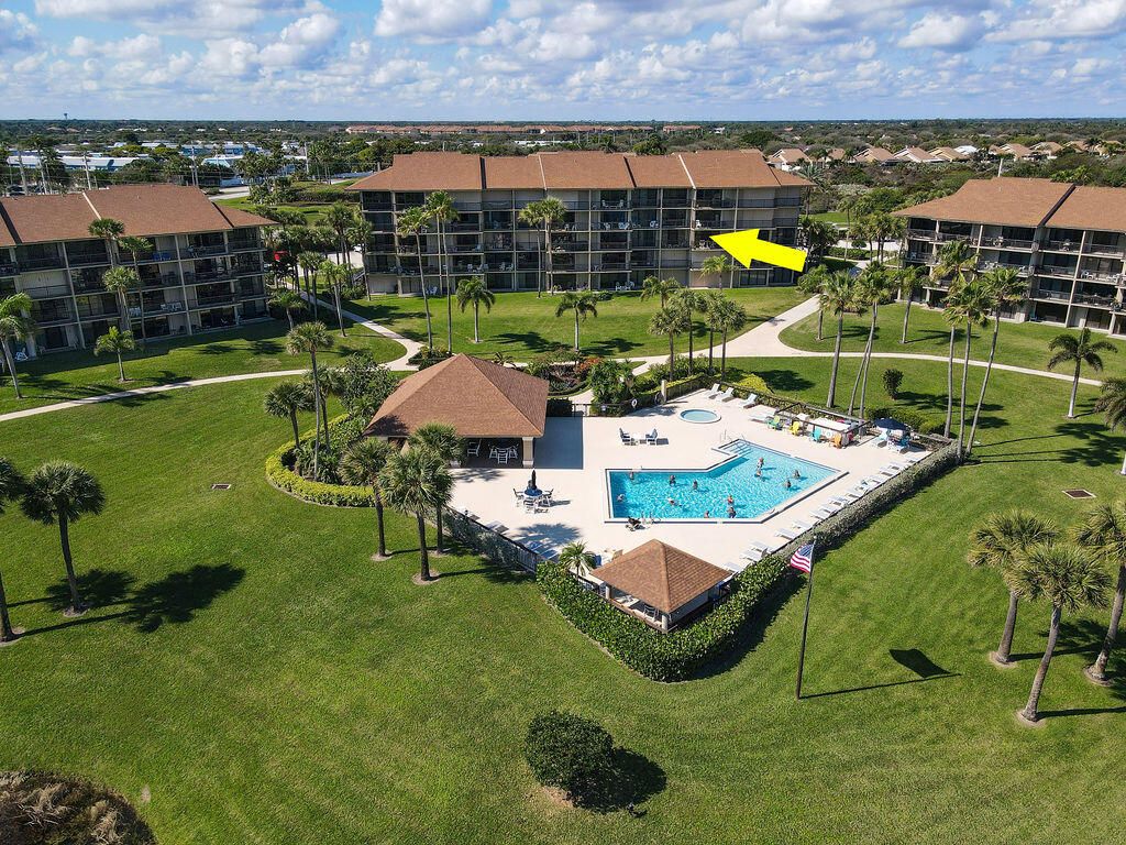 Photo of 401 S Seas Drive #302, Jupiter, FL 33477 (MLS # R10777043)