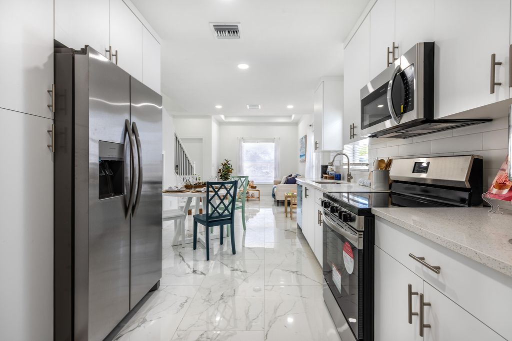 Photo of 403 NW 12th Avenue, Boynton Beach, FL 33435 (MLS # R10972778)