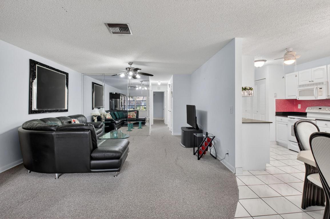 DELRAY VILLAS 1 - Residential