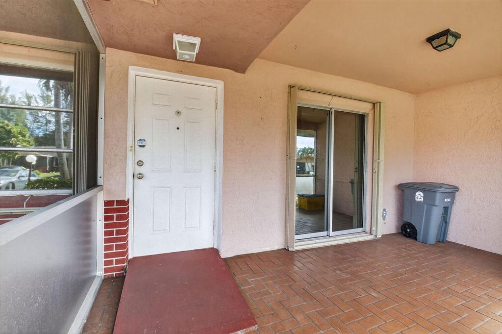 Photo of 14386 Campanelli Drive, Delray Beach, FL 33484 (MLS # R11152041)