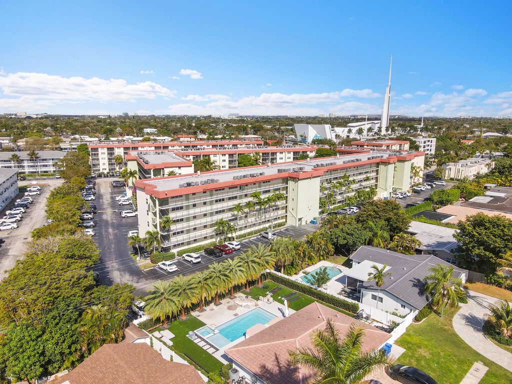 Photo of 5300 NE 24th Terrace #525, Fort Lauderdale, FL 33308 (MLS # B26001371)