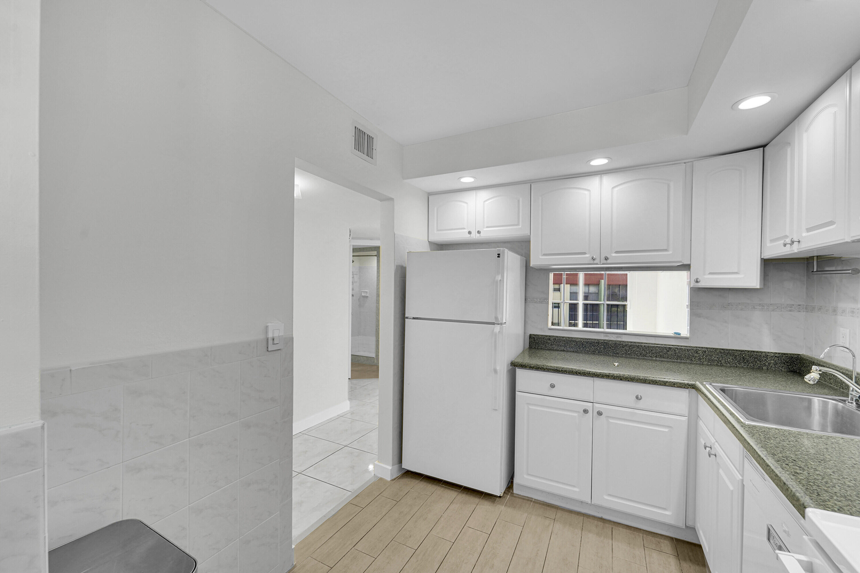 CROSS FOX CONDO - Residential Lease