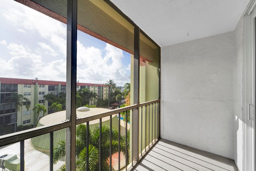 Photo of 5300 NE 24th Terrace #525, Fort Lauderdale, FL 33308 (MLS # B26001371)