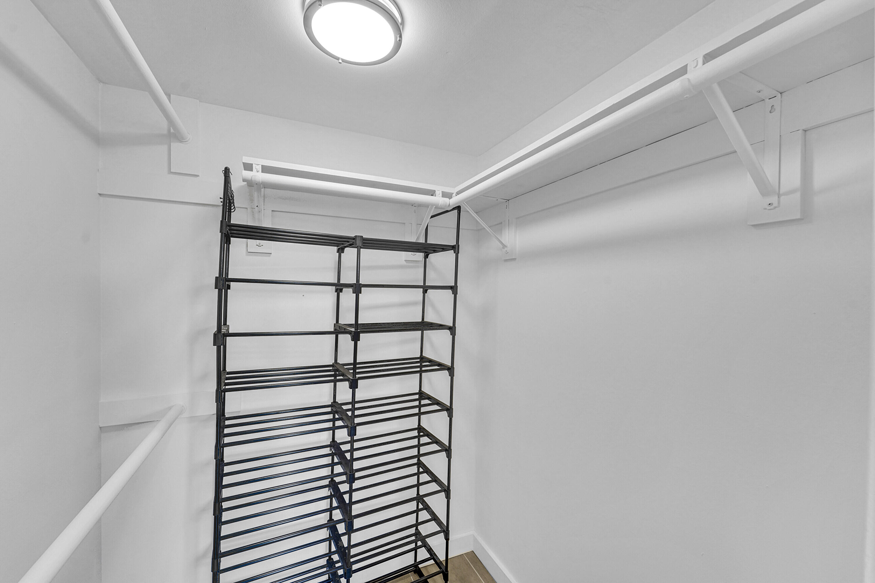 CROSS FOX CONDO - Residential Lease