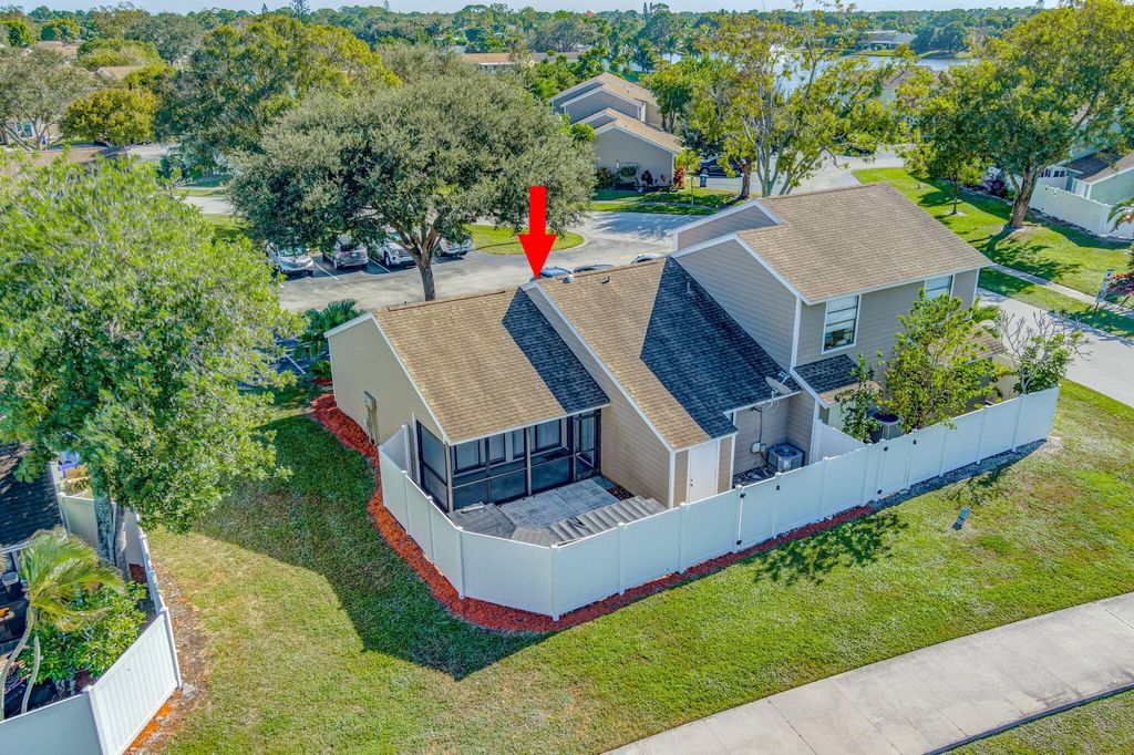 Photo of 101 Lakewood 24b Drive #24b, Jupiter, FL 33458 (MLS # R11041989)